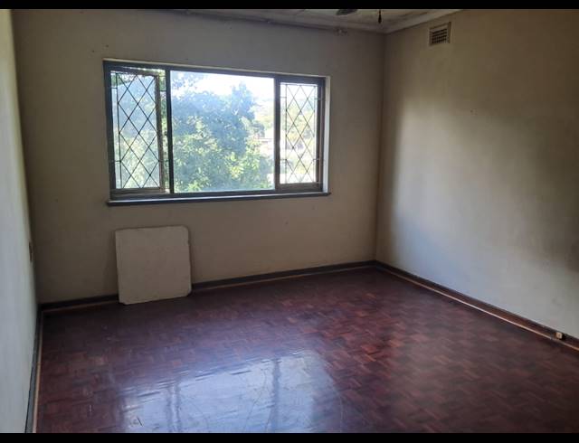 4 BEDROOM HOUSE FOR SALE IN SEA VIEW